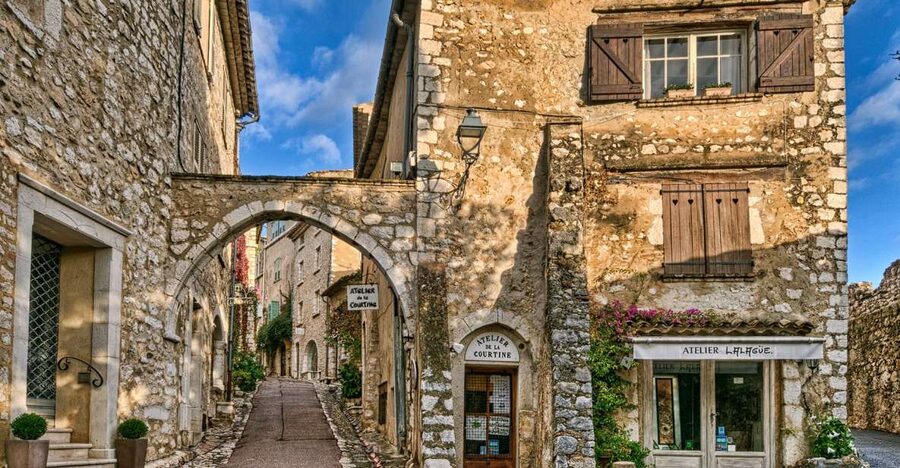 Nice: Medieval Villages Full-Day Guided Trip - Gourdon at 758 meters above the Mediterranean