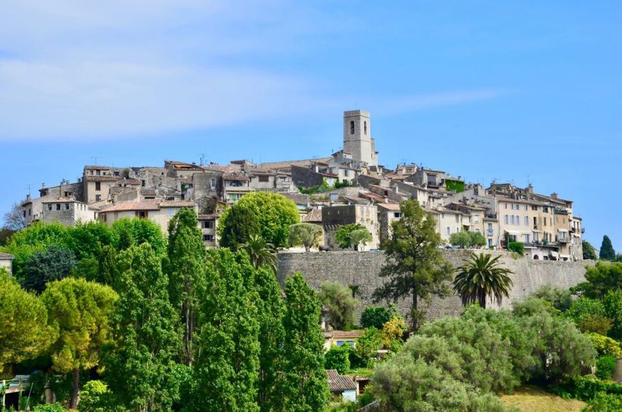 Nice: Medieval Villages Full-Day Guided Trip - Saint-Paul-de-Vence: art, old walls, and a busier finish