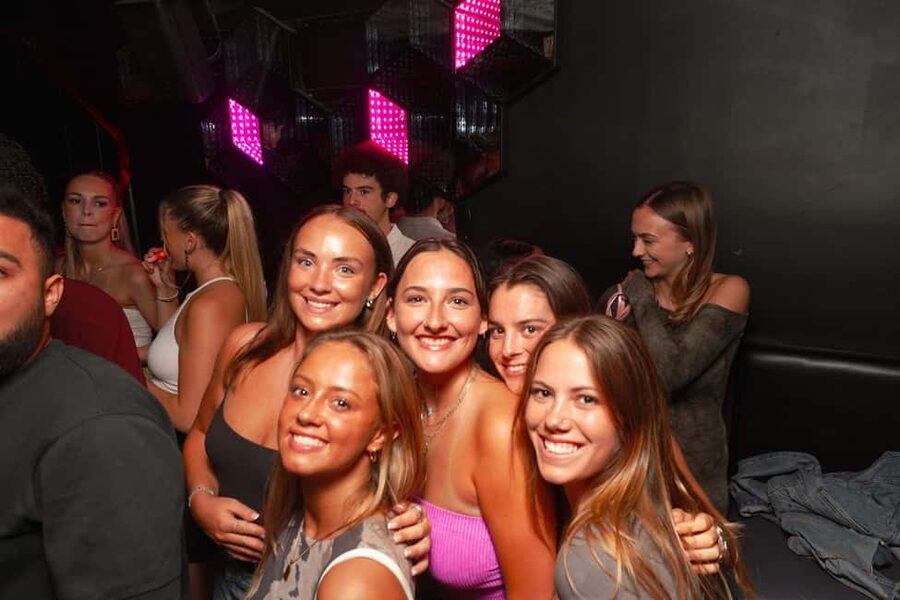 Nice: Party Bar Crawl with Club VIP, 6 Shots, and Games - What kind of night is Beer&Dash?