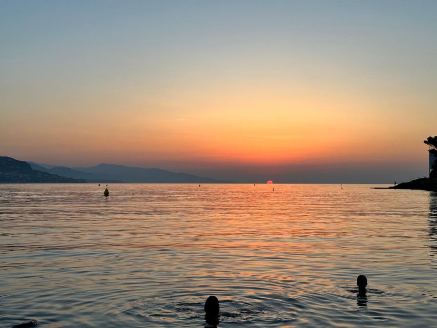 Nice: Saint Jean Cap Ferrat Sunrise Boat Trip with Breakfast - Saint-Jean-Cap-Ferrat at sunrise