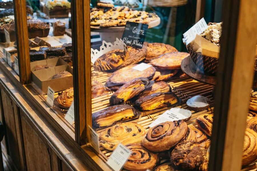 No Diet Club - Unique local Food in Paris! Canal st Martin - How much food variety should you expect?
