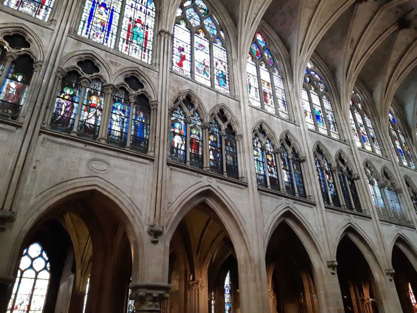 Notre-Dame Cathedral Private tour - Meeting at the Charlemagne statue on Île de la Cité