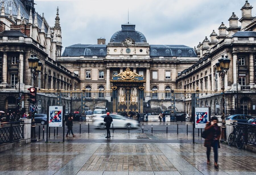 Notre-Dame Cathedral Private tour - More than architecture: events, faith, and memory