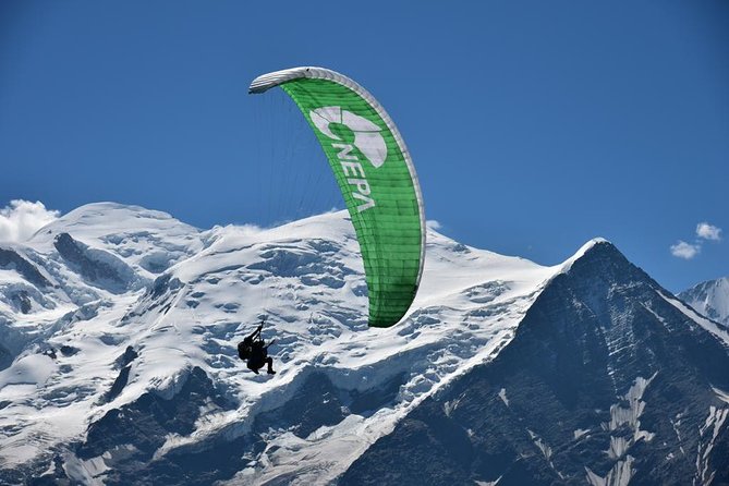 Paragliding Tandem Flight over the Alps in Chamonix - Who will enjoy this most