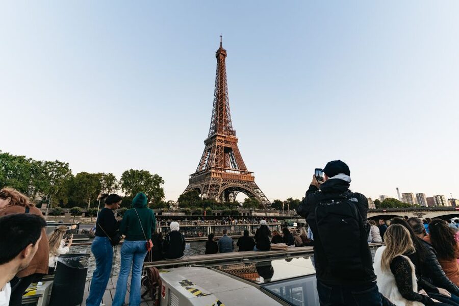 Paris: 1-Hour Sightseeing Cruise and 3-Course Bistro Dinner - Final verdict: book it for the setting and the easy evening