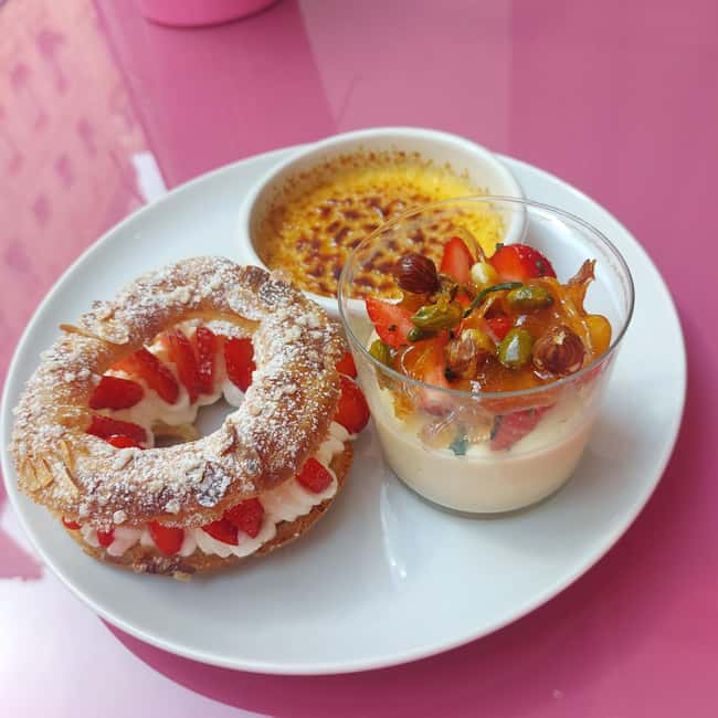 Paris: 2.5-Hour French Pastry Cooking Class - Tasting your work with tea or coffee