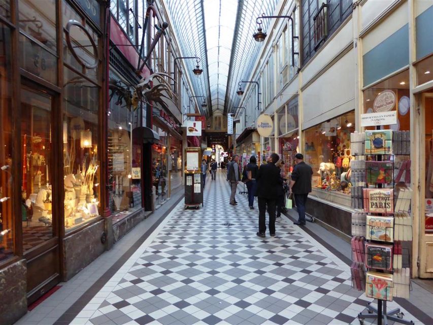 Paris: 2-Hour Passages Private City Tour in German - Passage Jouffroy and the charm of the covered arcades