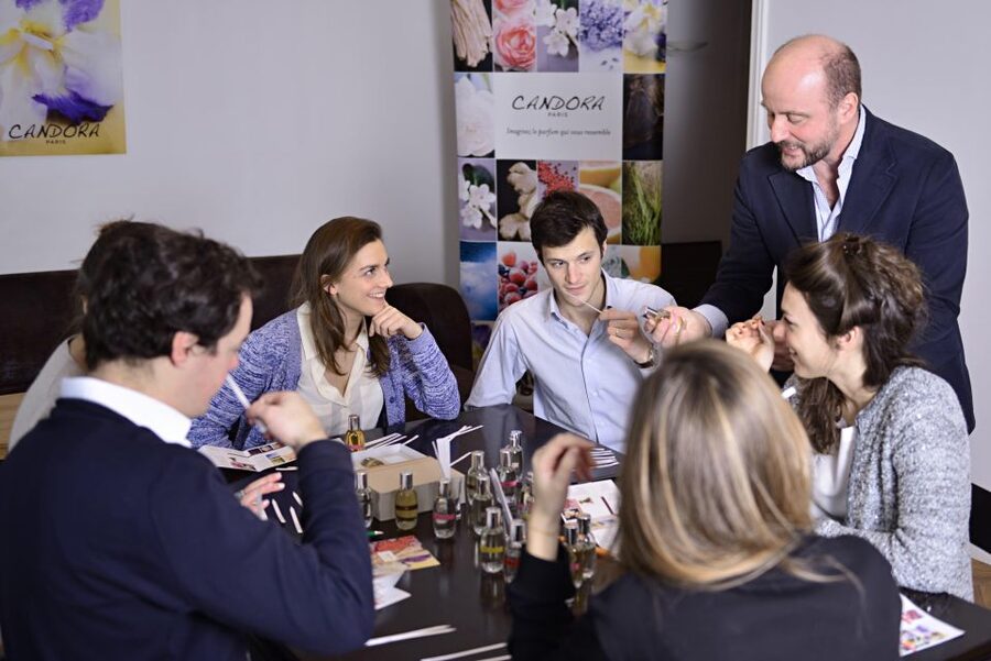 Paris: 2-Hour Perfume Creation Workshop - The First Hour: Perfume History, Chemistry, and Scent Families