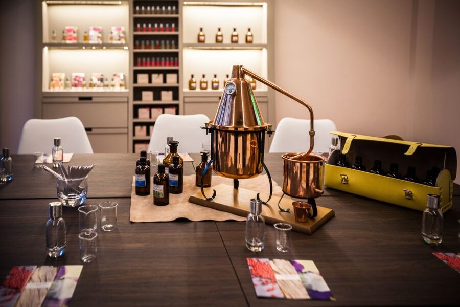 Paris: 2-Hour Perfume Creation Workshop - The 50-ml Bottle and Optional Engraving