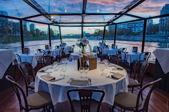 Paris 3-Course Gourmet Dinner and Sightseeing Seine River Cruise - Dinner with Paris moving past your window