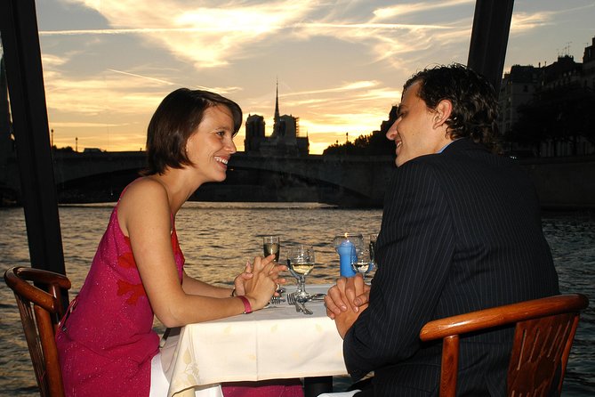 Paris 3-Course Gourmet Dinner and Sightseeing Seine River Cruise - What the €110.60 price really covers