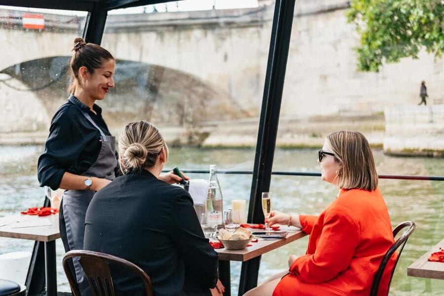 Paris : 3-Course Gourmet Dinner Cruise on Seine River - Window seats, Champagne, and the real price