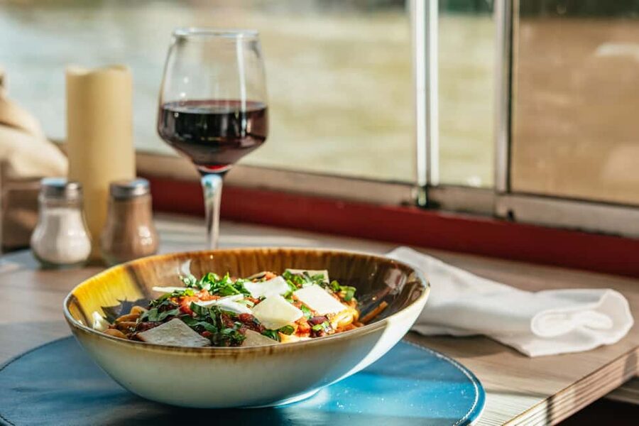Paris: 3-Course Italian Meal Seine Cruise - Finding the Théo boat at Rue du Ranelagh