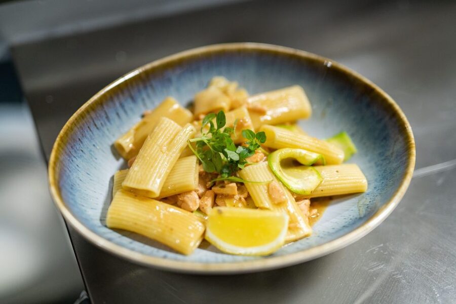 Paris: 3-Course Italian Meal Seine Cruise - Four main courses, with a good vegetarian range