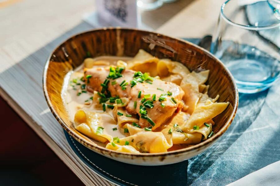 Paris: 3-Course Italian Meal Seine Cruise - Rooftop views are worth leaving your table