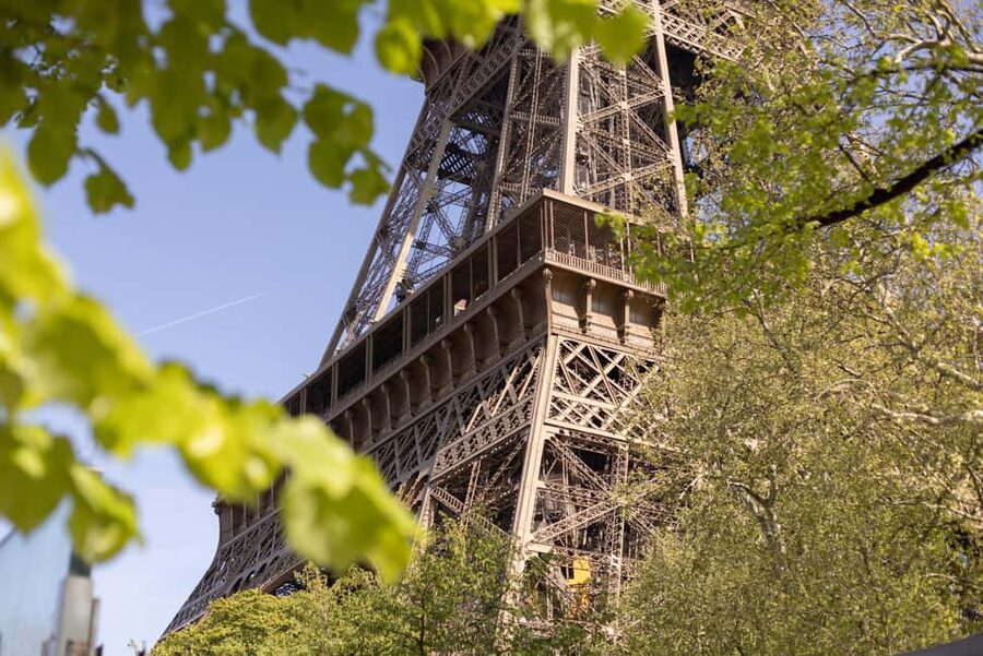 Paris: 3-Course Lunch at Eiffel Tower's Madame Brasserie - The elevator ride and first-floor setting