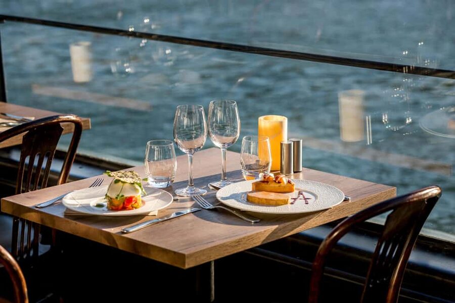 Paris: 3-Course Lunch Cruise on the River Seine - What the glass-enclosed boat adds