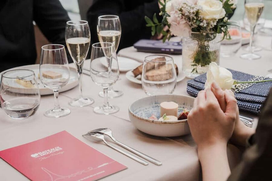 Paris: 4-Course Dinner Cruise on Seine River with Live Music - A Dinner Cruise Built Around Paris at Night