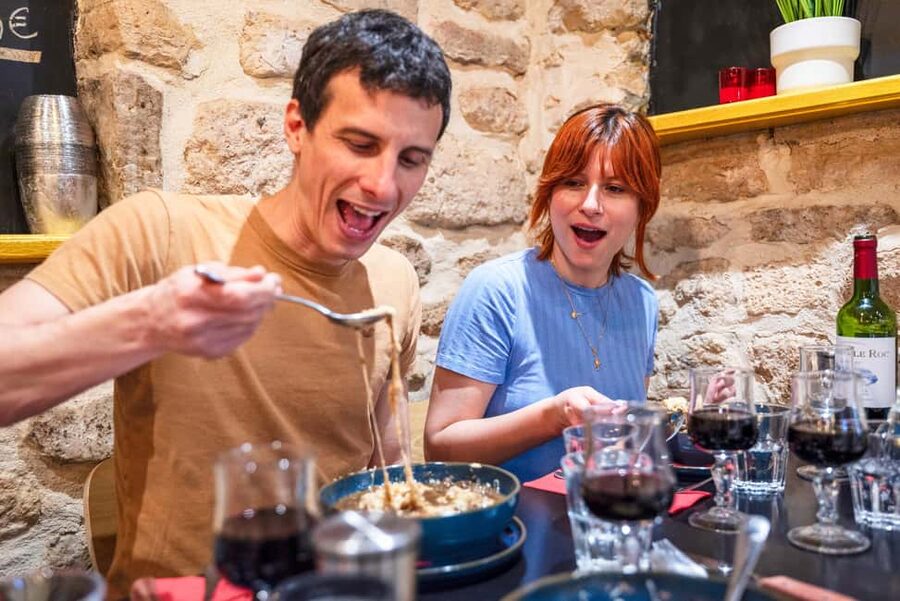 Paris: Authentic Food & Wine Tasting Tour in Le Marais - Key points at a glance