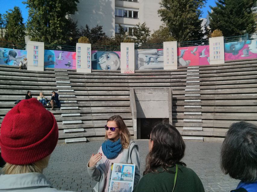Paris: Belleville Street Art Tour with an Artist - The first part of the walk: reading Belleville’s walls