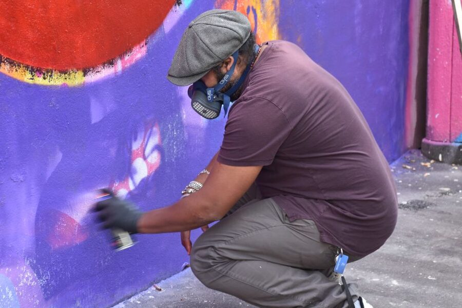 Paris: Belleville Street Art Tour with an Artist - Saturday’s live performance and changing walls