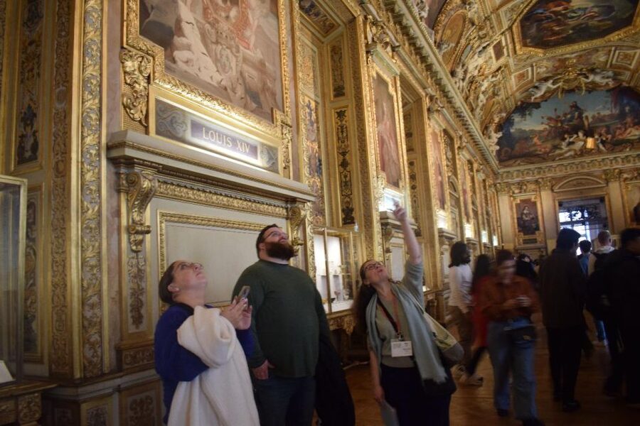 Paris: Best of the Louvre Guided Tour with Pre-booked Ticket - Key points at a glance