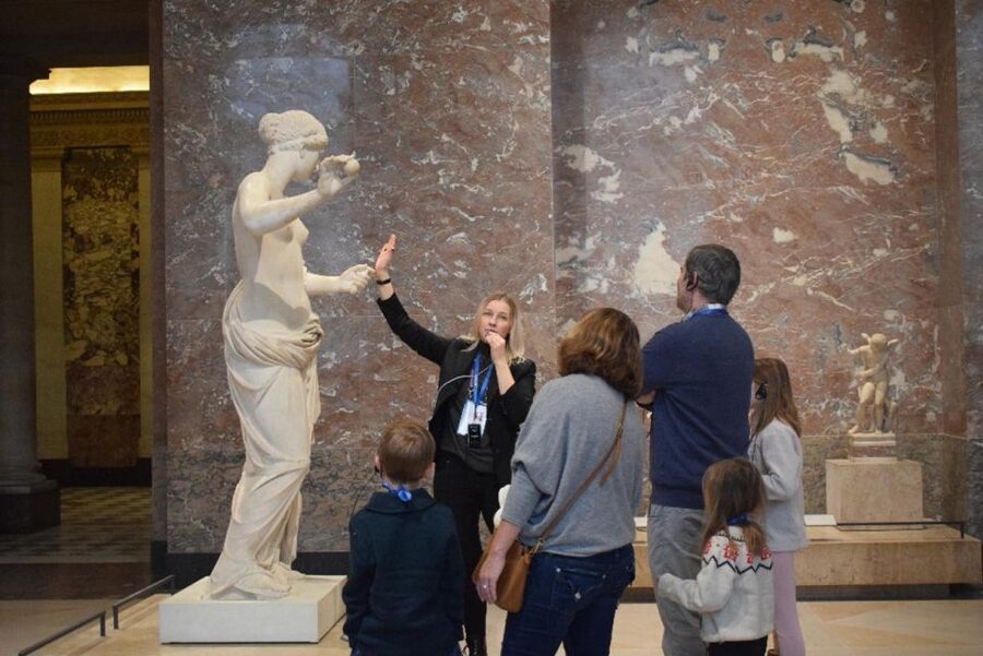 Paris: Best of the Louvre Guided Tour with Pre-booked Ticket - From fortress to royal palace