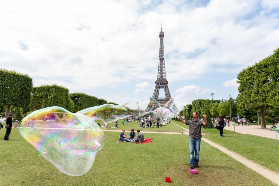 Paris Bike Tour: Eiffel Tower, Place de la Concorde & More - Following the Seine at a relaxed pace