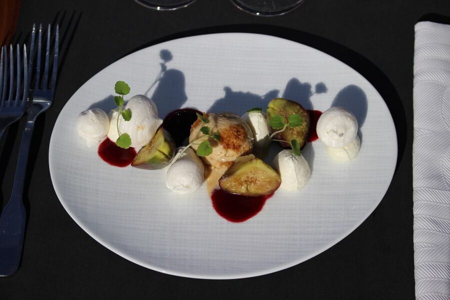 Paris: Bustronome Gourmet Dinner Tour - A moving route through Paris