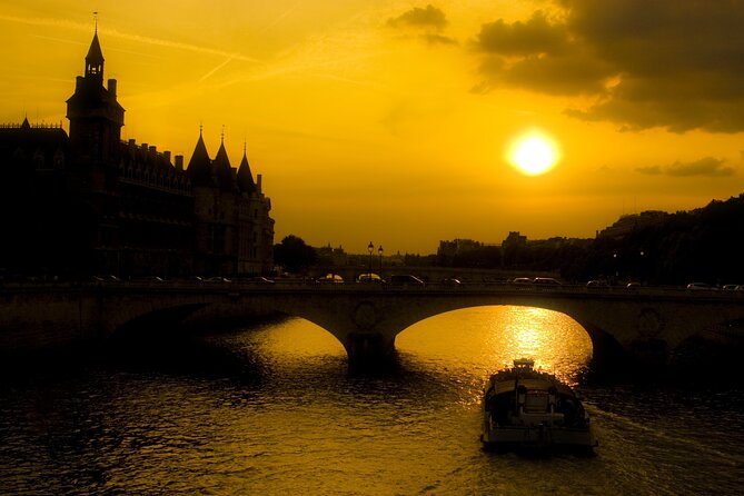 Paris by Night Walking Tour: Ghosts, Mysteries and Legends - Île de la Cité, the Conciergerie, and Marie Antoinette