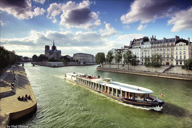 Paris Capitaine Fracasse 3 Course Seine River Dinner Cruise - Service and the cost of the evening