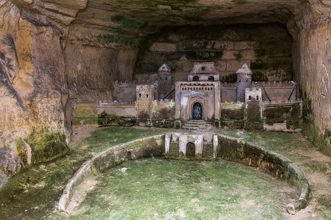 Paris: Catacombs Tour with Restricted Areas - What the guide adds to a dark subject