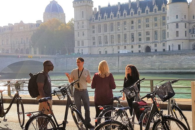 Paris: Charming Nooks and Crannies Bike Tour - The medieval Marais, from old houses to Place des Vosges