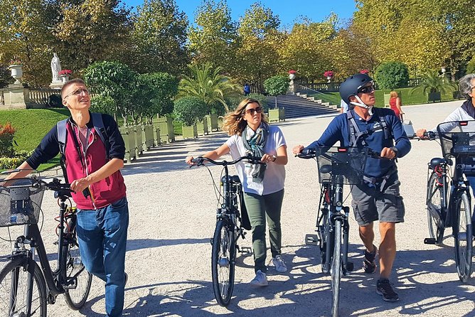 Paris: Charming Nooks and Crannies Bike Tour - Left Bank cafés, galleries, and Saint-Germain