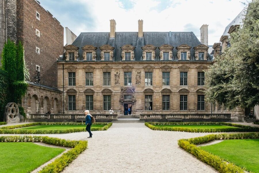 Paris: Charming Nooks and Crannies Bike Tour - Odéon and Luxembourg Garden