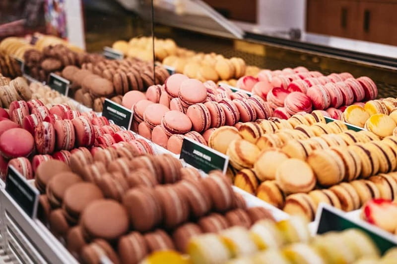 Paris: Chocolate & Patisserie Walking Tour with Tastings - Macarons, baked goods, and a pause at Café de Flore