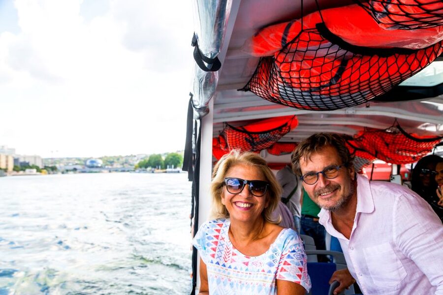 Paris: City and River Seine Tour on an Amphibious Bus - The splash into the Seine and the 20-minute water ride