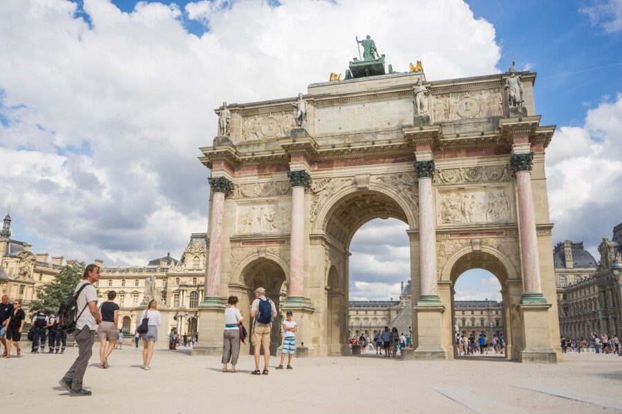 Paris: City Center Group Tour in German - Place Vendôme and the power of Parisian elegance