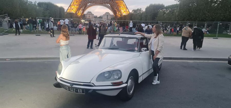 Paris: City Discovery Tour by Vintage Citroën DS Car - The Invalides, Orsay, Petit Palais, and Grand Palais