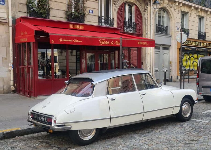 Paris: City Discovery Tour by Vintage Citroën DS Car - Île de la Cité and Notre Dame