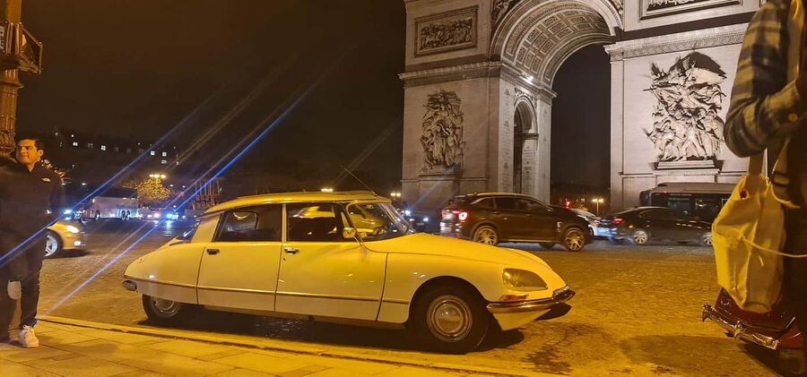 Paris: City Discovery Tour by Vintage Citroën DS Car - Montmartre and Sacré-Coeur after dark
