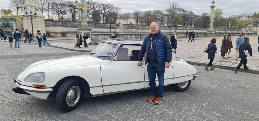 Paris: City Discovery Tour by Vintage Citroën DS Car - The route from the Champs-Elysées to the Arc de Triomphe