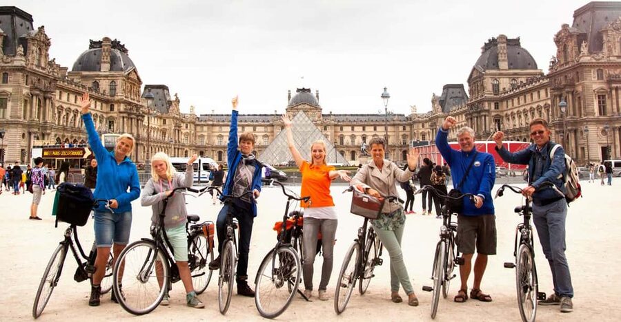 Paris: City Highlights Bike Tour - Guide quality and the value of local stories