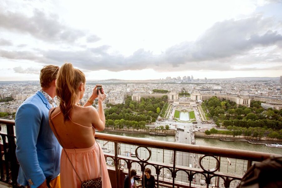 Paris: City Tour by Bus with Eiffel Tower & Optional Summit - What the $113 price buys you
