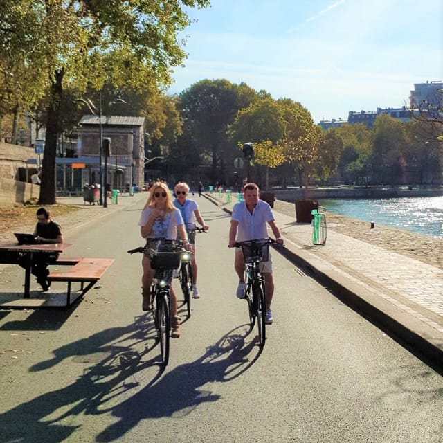 Paris: City Treasures Bike Tour - The Louvre and Paris’s grand center