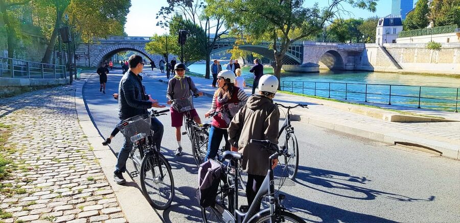 Paris: City Treasures Bike Tour - Les Invalides and the city’s famous names