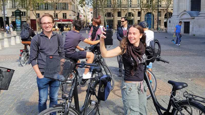 Paris: City Treasures Bike Tour - Guides who add more than dates and names