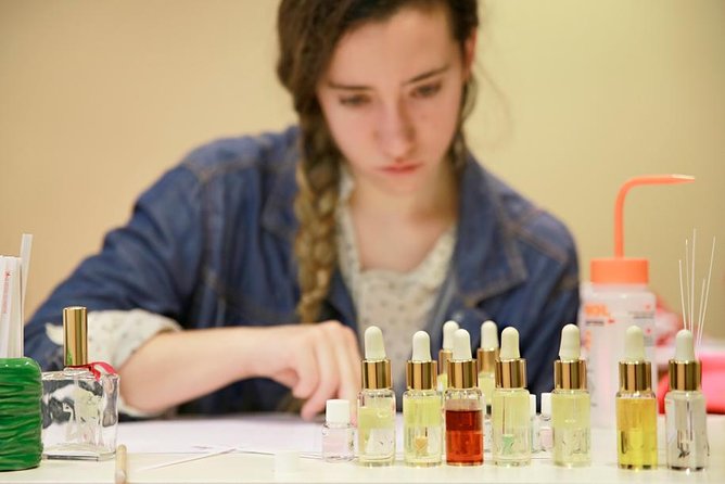 Paris Create your Own Perfume Workshop with a Perfumer - The opening lesson: notes, families, and staying power