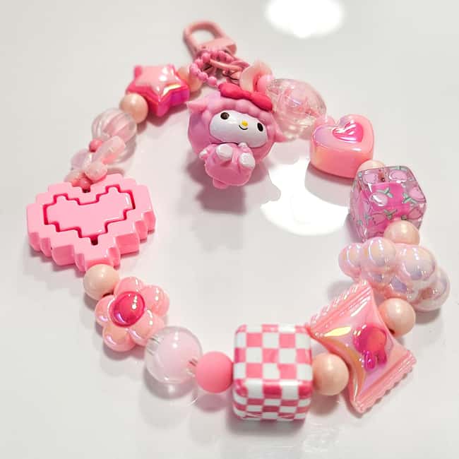 Paris: Create your phone strap, bag or keychain - Choosing your Paris souvenir at Boutique My Nice Bracelet