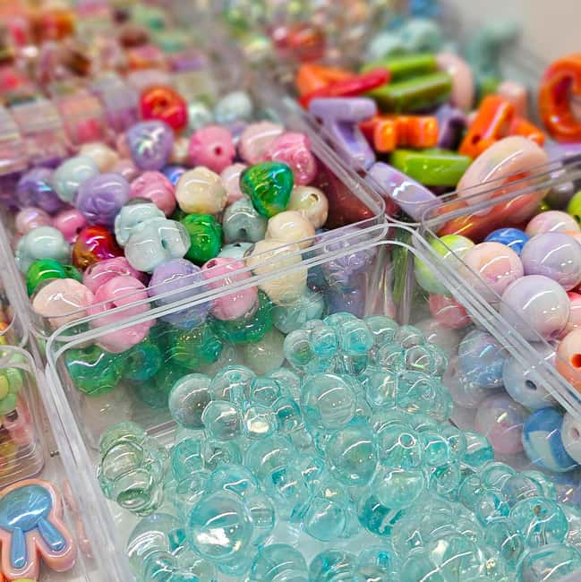 Paris: Create your phone strap, bag or keychain - Who should book this workshop?